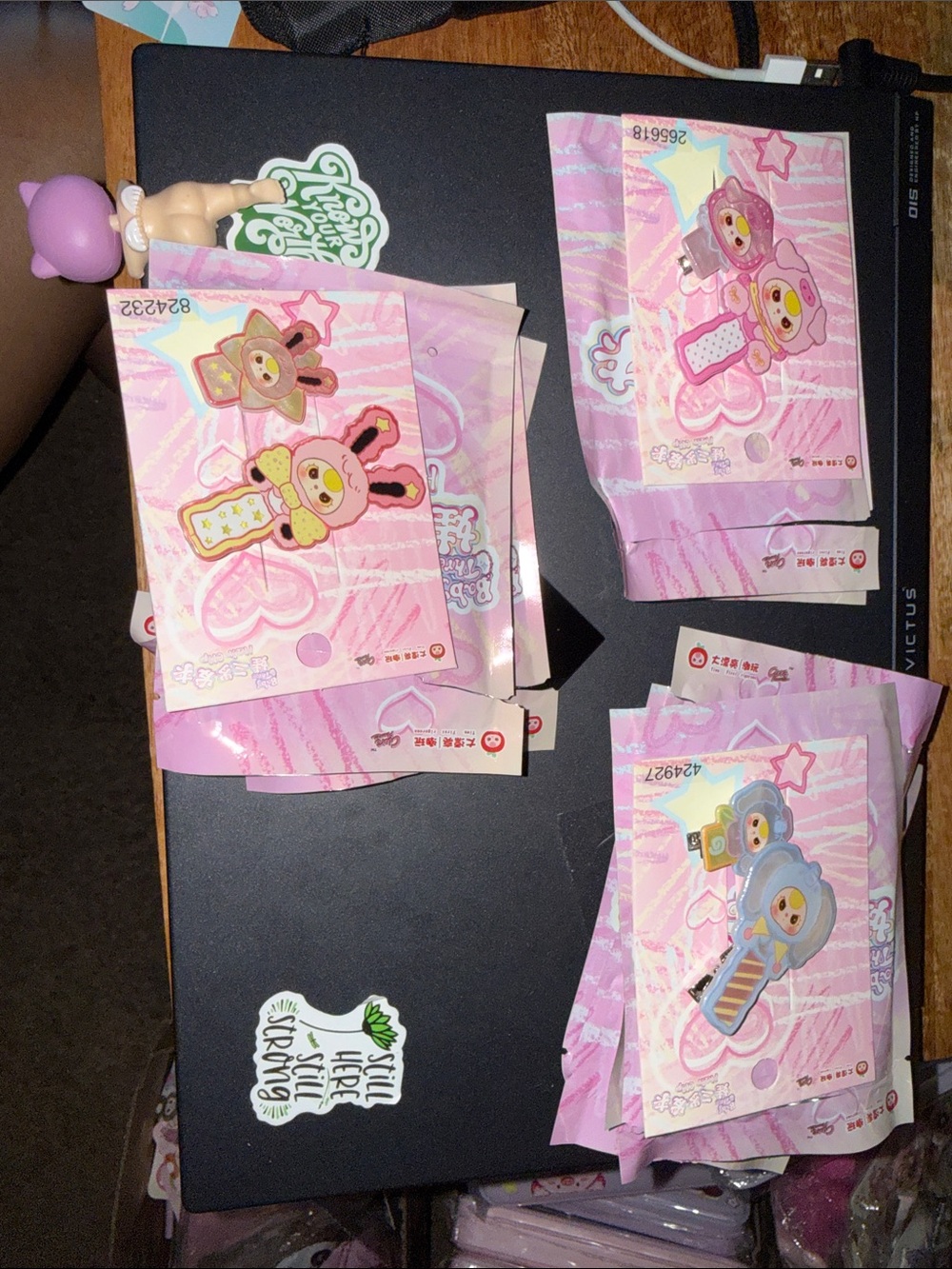 Baby 3 Confirmed Hair Clips - Picture 4 of 4